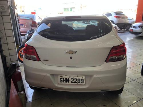 Imagem 3 de 8 de Chevrolet Onix Joy 1.0 Branco