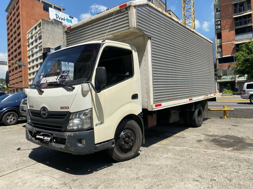 Chevrolet Hino 300