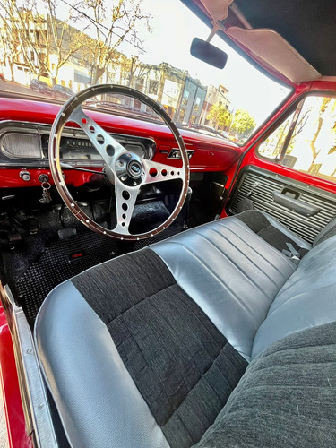 Ford F-100 Naftera