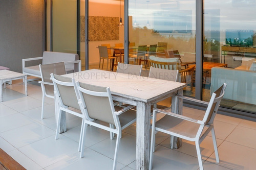 Imagen 10 de 27 de Espectacular Apartamento, Con Hermosa Vista Y Patio Propio.