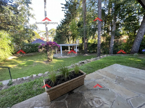 Imagen 21 de 29 de Muy Lindo Chalet Tradicional En Zona Lugano
