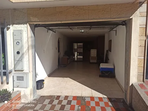 Se Vende Cómoda Casa En La Castellana Primer Piso