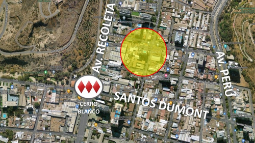 Recoleta Metro Cerro Blanco / Santos Dumont