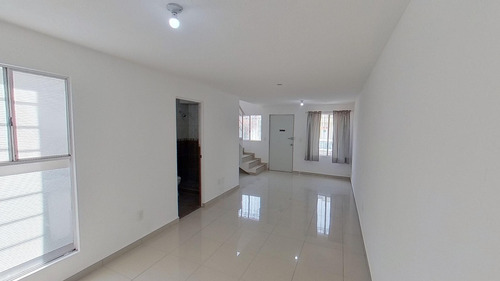 Casa En Venta, Priv. Valoria, Fracc. Real Del Cid, Tecámac, Edo. Méx.