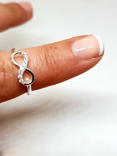 Anillo De Plata 925 Mujer Infinito Piedras Blancas Moderno