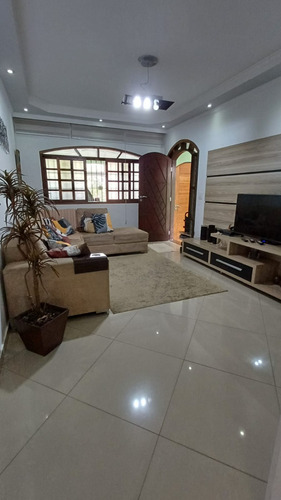 Sobrado À Venda | 3 Quartos | Suíte Com Hidro | Financiamento Disponível!
