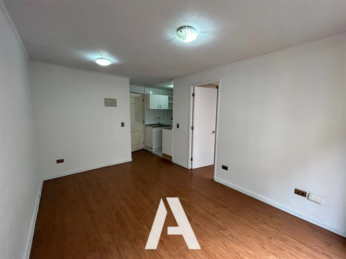 Imagen 2 de 10 de Arriendo Departamento Santiago 1dorm 1b Barrio Lastarria