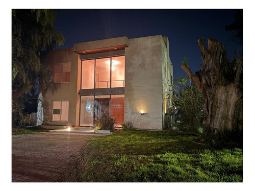 Casa En El Barrio La Angélica