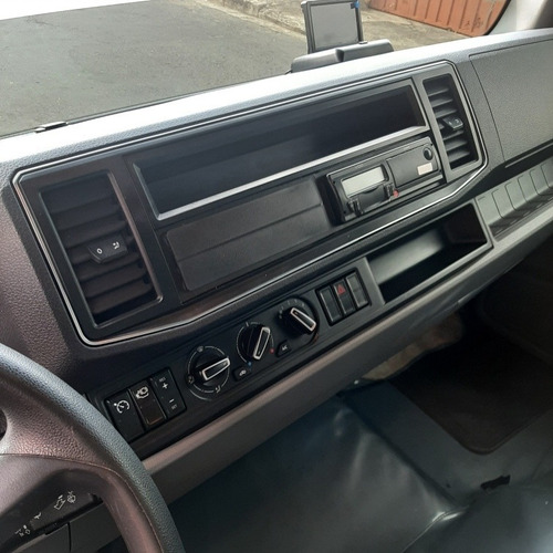 Imagem 9 de 15 de Caminhão 3/4 Volkswagen 9170 Prime Com Baú De 5,5 Metros