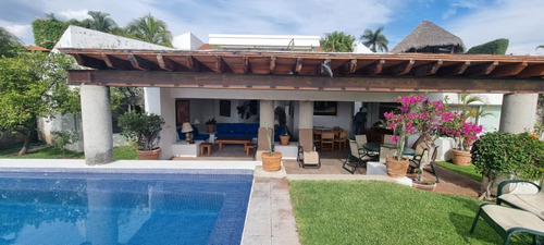 Casa En Venta En Fracc. Colinas De Santa Fe, En Xochitepec, Morelos