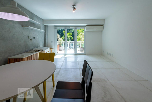 Apartamento À Venda - Leblon, 2 Quartos, 90 - S893133372