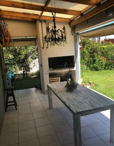 Imagen 3 de 30 de Casa En Venta Villanueva Casas De Santa Maria 3 Dormitorios Pileta Jardin Galeria Parrilla