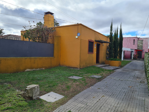 Vende Casa 2 Dormitorios - Ideal Inversión - Alquilada