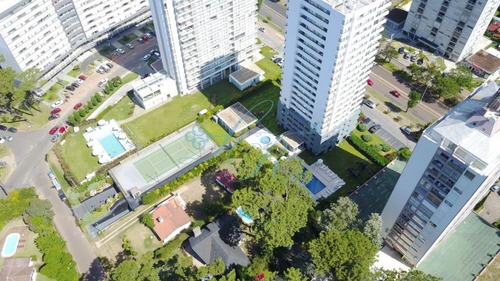 Apartamento En Roosevelt - Punta Del Este- Ref: 205