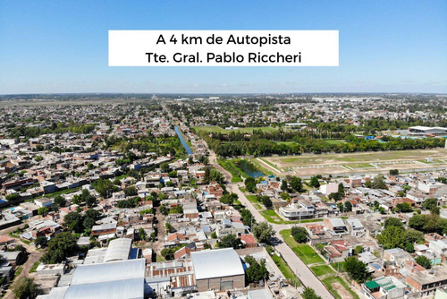 Imagen 1 de 30 de Venta De Excelente Predio En Lomas De Zamora A/c