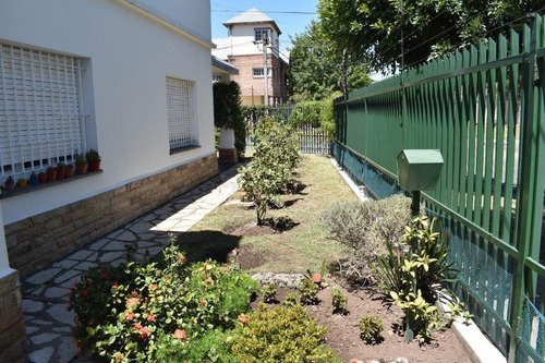Imagen 3 de 29 de Casa En Venta - 2 Dormitorios 1 Baño - 209mts2 - Villa Santos Tesei