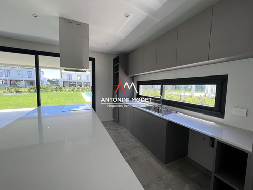 Casa En Venta En Pilara - La Calesa