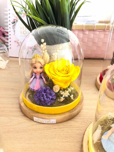 Imagen 3 de 5 de Rosa Preservada. Cúpula Princesas