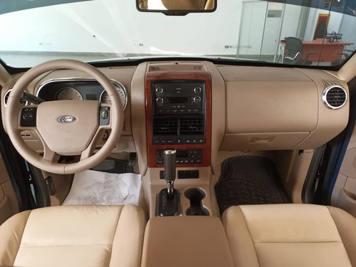 Imagen 11 de 13 de Ford Explorer 4x4 Eddie Bauer