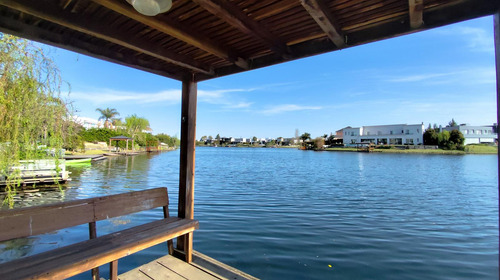 Casa En Venta Y Alquiler En Barrio Los Alisos, Nordelta