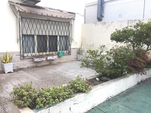 Casa En  Venta De 3 Amb En Lote Propio 