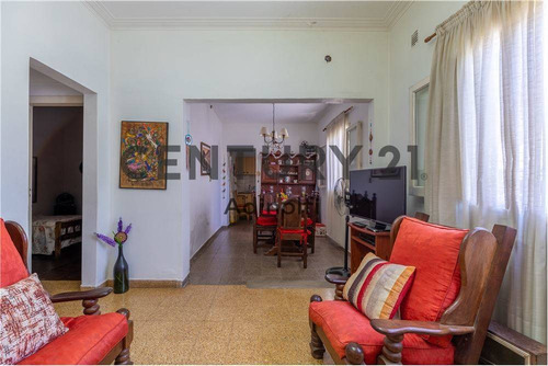 Imagen 8 de 21 de 138 E/ 517 Y 518 - Venta De Casa En Ph Al Frente De 2 Dormitorios