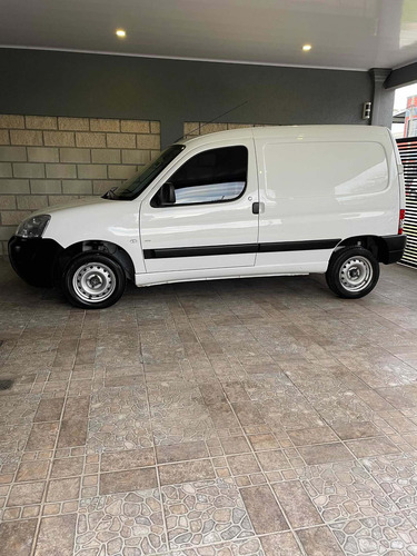 Imagen 8 de 13 de Peugeot Partner 2016 1.6 Hdi Furgon Confort