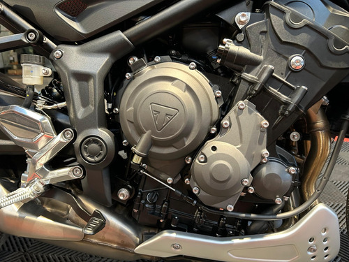 Triumph Trident Tribute Se Año 2025 - Hilton Motors Co.