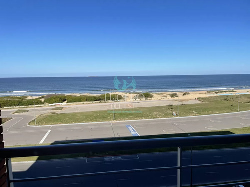 Frente Al Mar Mare Nostrum
