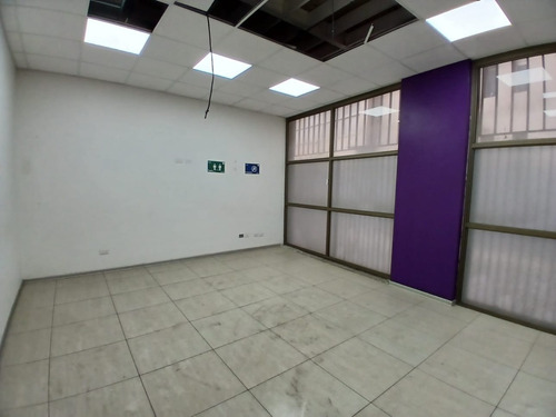 Excelente Local De 1241m2 Con Excelente Exposición En Venta