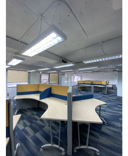 Oficina En Alquiler 135 M2-urb. Los Ruices