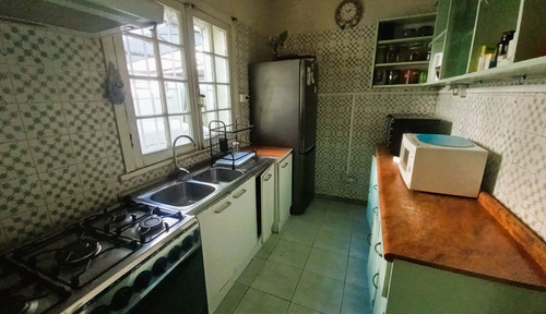 Casa Tradicional En Barrio Residencial De Suárez Mujica