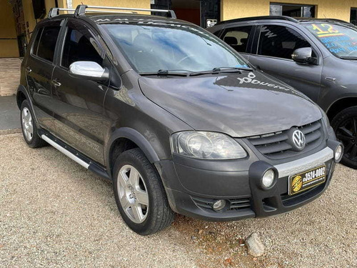 Imagem 2 de 15 de Volkswagen Crossfox 2009