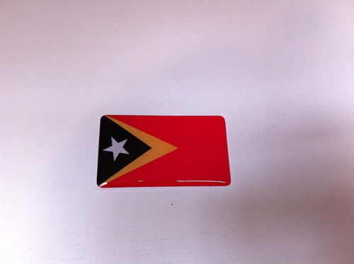 Adesivo Resinado Da Bandeira Do Timor Leste 5x3 Cm