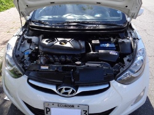 Flamante Hyundai New Elantra 4p 1.8 Ac 2012