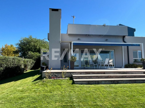 Casa En Venta, La Peninsula, Mari Menuco