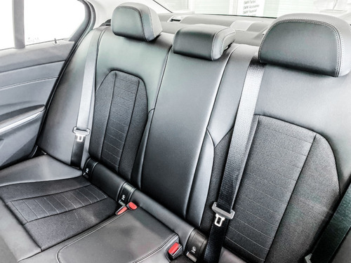 Imagen 19 de 21 de Bmw Serie 3 330i Sportline 0 Km 2023 - Bmw Autopremier