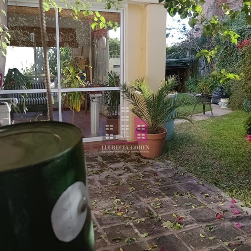 Hermosa Casa En Venta Más Dos Locales Comerciales- B° Parque Capital