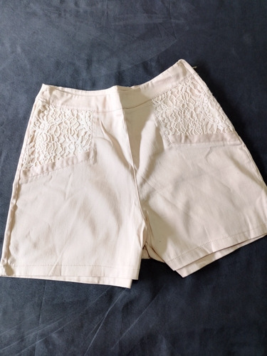 Short De Gabardina 