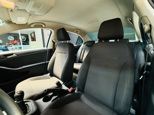 Volkswagen Jetta 2.0 At