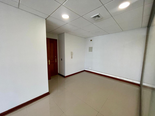 Amplia Of Con Planta Libre, Edificio Coracero, Viña Del Mar