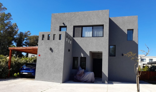 Casa  En Alquiler En La Arboleda, Benavidez, Tigre