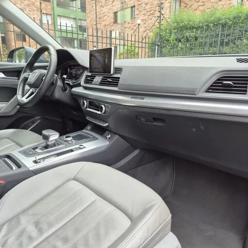 Audi Q5 2.0 TFSI 252HP QUATTRO ST AMBITION COMO NUEVA