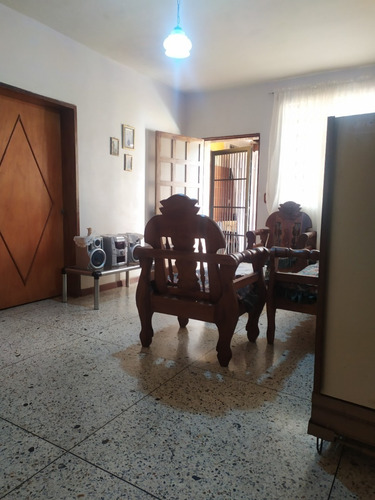 Imagen 2 de 11 de Casa En La Urb. La Begoña Plc-849