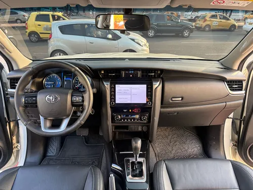 Toyota Fortuner Sr 2.4 4x2 At Diesel