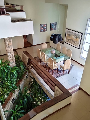 Casa Estilo Contemporáneo Ubicada En El Parral. L.m