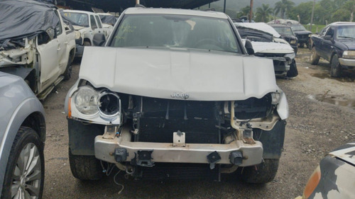 Imagem 4 de 5 de Sucata Jeep Cherokee Limited 5.7 Hemi 2005