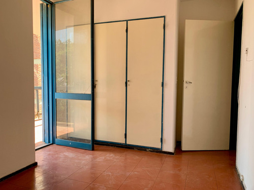 Departamento A Reciclar 2 Dormitorios En Venta Castro Barros
