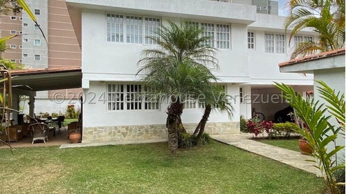 Excelente Casa En Los Naranjos Del Cafetal En Venta