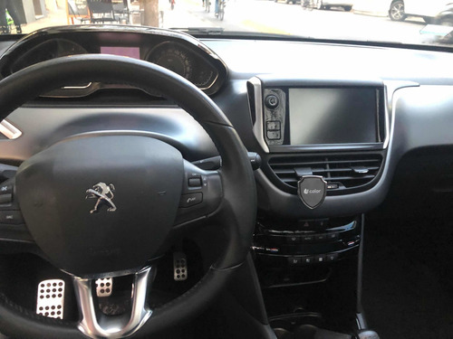 Peugeot 208 1.6 Feline 2014